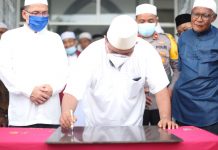 Wali Kota Tanjungbalai Sholat Jumat Perdana dan Resmikan Masjid An Nur Selat Lancang