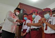 Wali Kota Tanjungbalai Bagikan Kartu Identitas Anak (KIA)