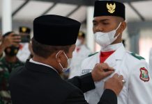 Plt Wali Kota Tanjungbalai Kukuhkan 20 Anggota Paskibra 2021
