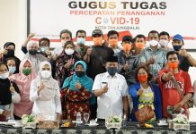 Plt Wali Kota H. Waris Terima Keluhan Pedagang Ikan Pasar Bahagia