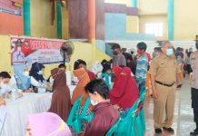 Kapolres bersama Plt Walikota Tanjung Balai meninjau Pelaksanaan Vaksinasi Massal