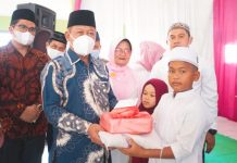 Pengurus Group Berkah Berikan Santunan 210 Anak Yatim