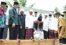 Peletakan Batu Pertama Pembangunan Pondok Pesantren Iman Ilmu Ama