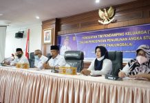 Pimpin Rapat Penguatan Tim Pendamping Keluarga Dalam Percepatan Penurunan Stunting