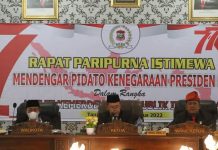 Plt Wali Kota Waris Tholib Hadiri Paripurna DPRD Kota Tanjungbalai