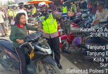 Untuk Kelancaran Lalin Personil Satlantas Polres Tanjungbalai Laksanakan Gatur Lalin dan Penertiban Parkir