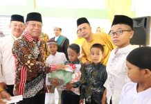 Wali Kota Waris Tholib Hadiri Pemberian Santunan 350 Anak Yatim Group Berkah Pesta Ainia