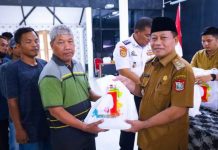 Abang becak Terima Bantuan Bingkisan Ramadhan