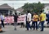 Aksi Bakar Ban Warnai Demo Aktivis Didepan Kejari Tanjungbalai, Tuntut Bandar Sabu Dihukum Mati