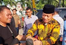 Sambut HUT RI Walikota Tanjungbalai Bagi – Bagi Bendera Merah Putih