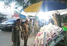 Dengan Cara Humanis, Satpol PP Tanjungbalai Tertibkan PKL di Jalan Sudirman