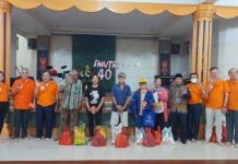 Dihadiri Walikota, Vihara Tri Ratna Salurkan Bantuan