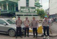 Polres Tanjung Balai Patroli Monitoring Pastikan Keamanan Di Sekitar Mesjid Pada Sholat Jumat Kondusif