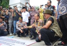 Kapolres Tanjungbalai Turun Langsung Pimpin Pengamanan Aksi Unras Dari API di Kantor DPRD