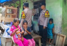 Sambangi Warga, Bhabinkamtibmas Polsek STR Ajak Jaga Kamtibmas