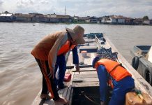 Mesin Kapal Mati di Tengah Laut, Personel Sat Polairud Tanjung Balai Sigap Bantu Nelayan