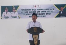 Wali Kota Mahyaruddin Salim Distribusikan Zakat Kepada 236 Mustahik