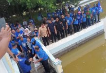 HUT Demokrat Ke 25 Laksanakan Gerakan Langit Biru Indonesia Asri , Bersihkan Sampah Tabur Benih Dan Tanam Pohon