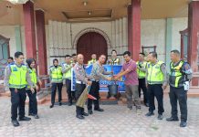 Sambut HUT Lalu Lintas ke-71, Satlantas Polres Tanjungbalai Gelar Bakti Sosial Bersihkan Tempat Ibadah