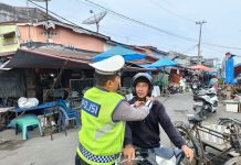Satlantas Polres Tanjungbalai Sapa Pengendara Pagi Hari, Edukasi Tertib Lalu Lintas lewat Program “Polantas Karib”